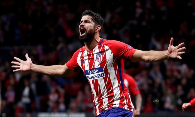 Звездный футболист необычно поздравил брата с Новым годом: петарды в кровати