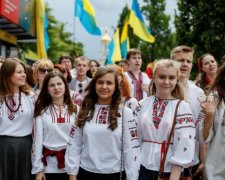 День молодежи Украины 2018: лучшие поздравления в стихах, прозе и открытках