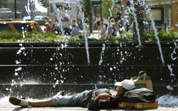 Погода 17 червня: українців доконає суміш спеки і гроз