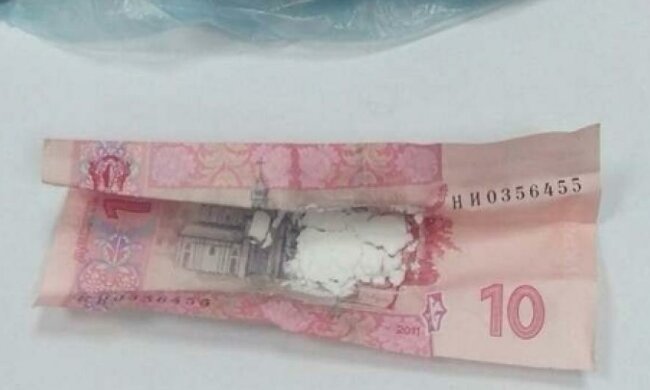 Співробітник поліції торгував наркотиками (фото)