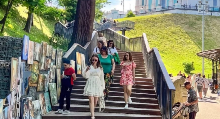 Українці, літо, прогулянка, фото із соцмереж