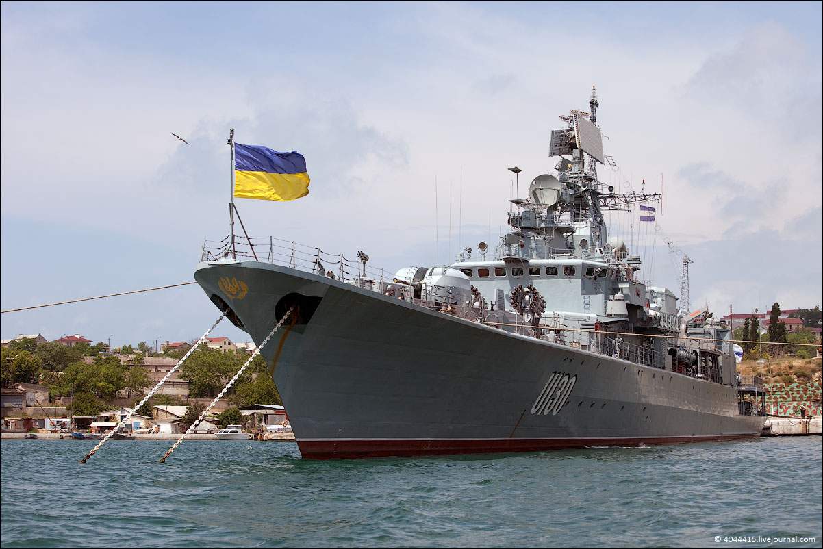 Дисскусии по теме: Российские боевые корабли заходят в украинские порты Обсуждение по теме: Российские боевые корабли заходят в украинские порты