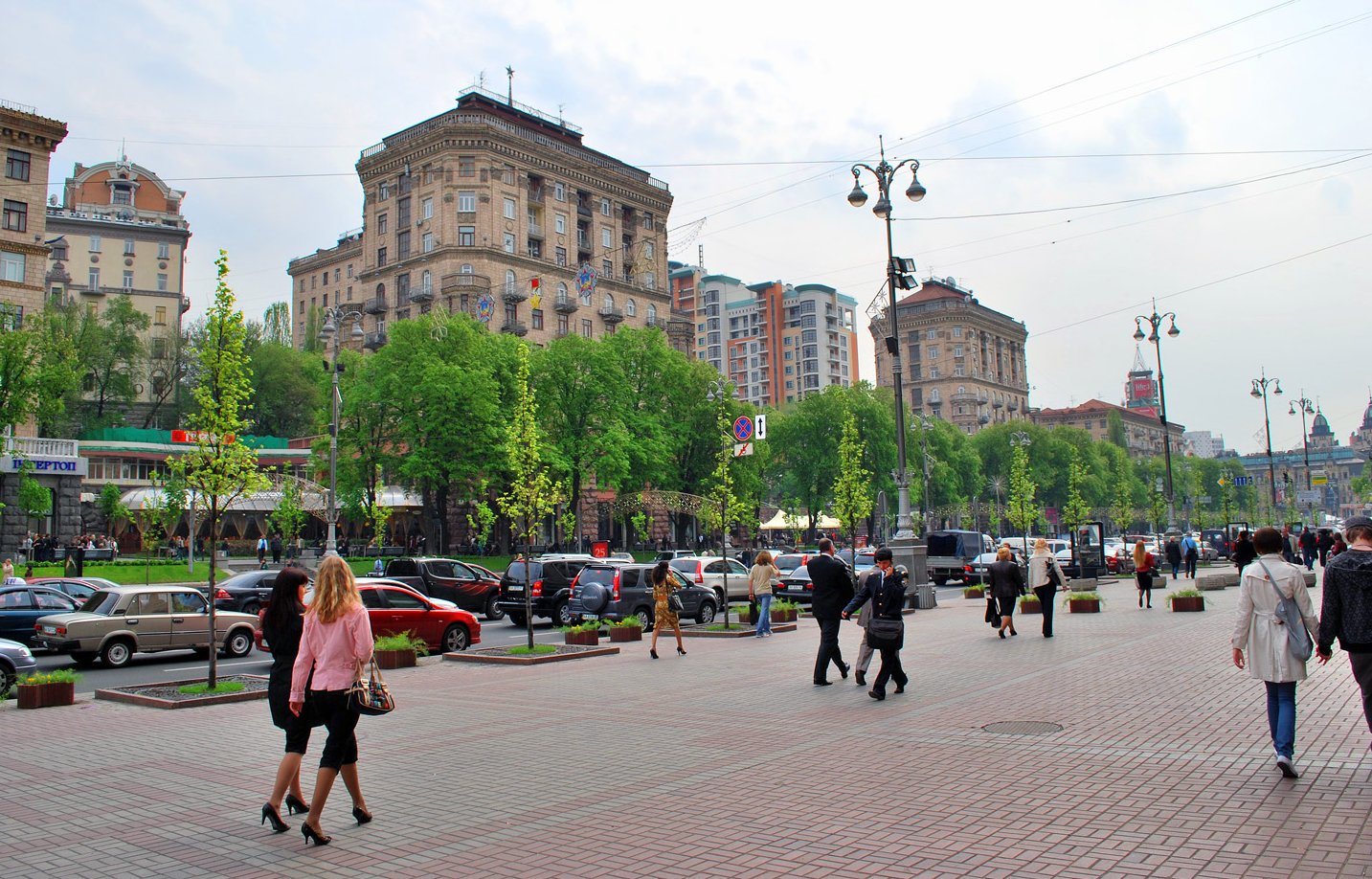 Реальный киев. Украина город Киев ул.Хрищатик. Ул Крещатик 7/11 Киев. Город Киев улица Крещатик. Киев Крещатик весной.