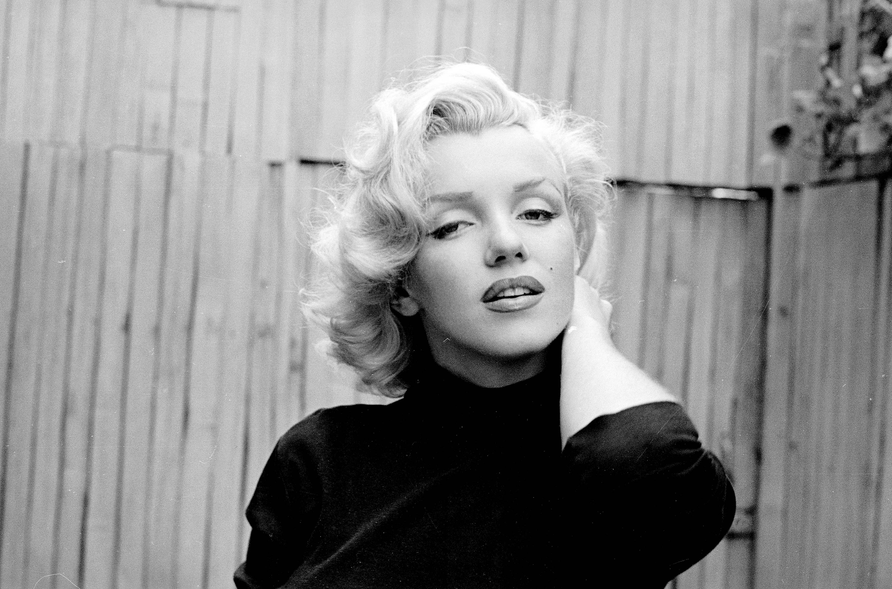 Мэрилин монро фото. Мэрилин Монро. Мэрилин Монро / Marilyn Monroe. Мэрилин Монро брюнетка. Мэрилин Монро фотосессия.