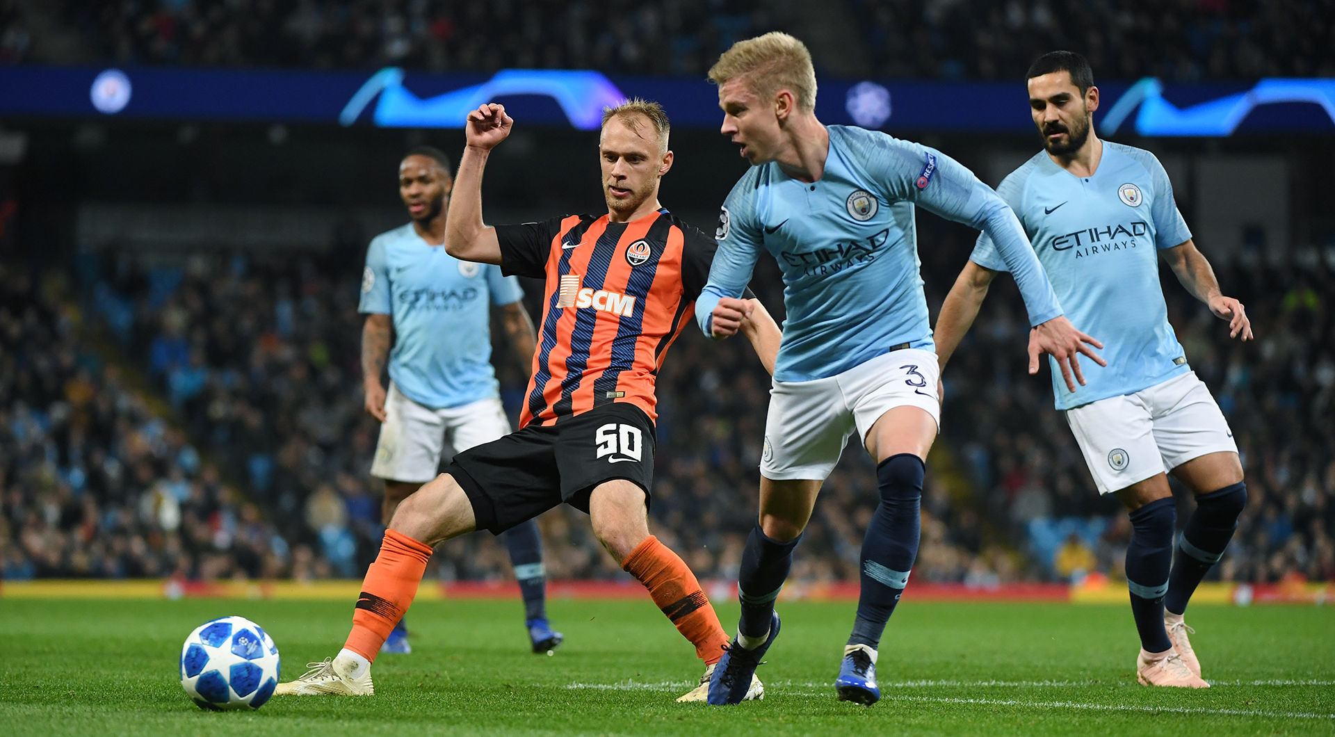 Zinchenko Neozhidanno Uehal V London Posle Porazheniya Man Siti Znaj Yua