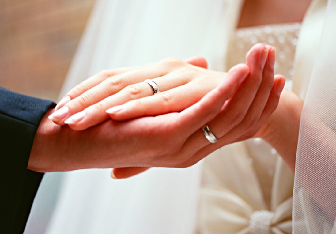 Что нельзя делать вдове со своим обручальным кольцом после смерти мужа