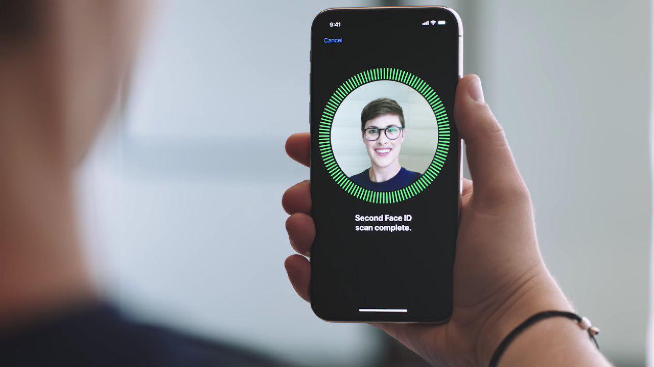 Владельца iPhone обокрали с помощью Face ID - ЗНАЙ ЮА