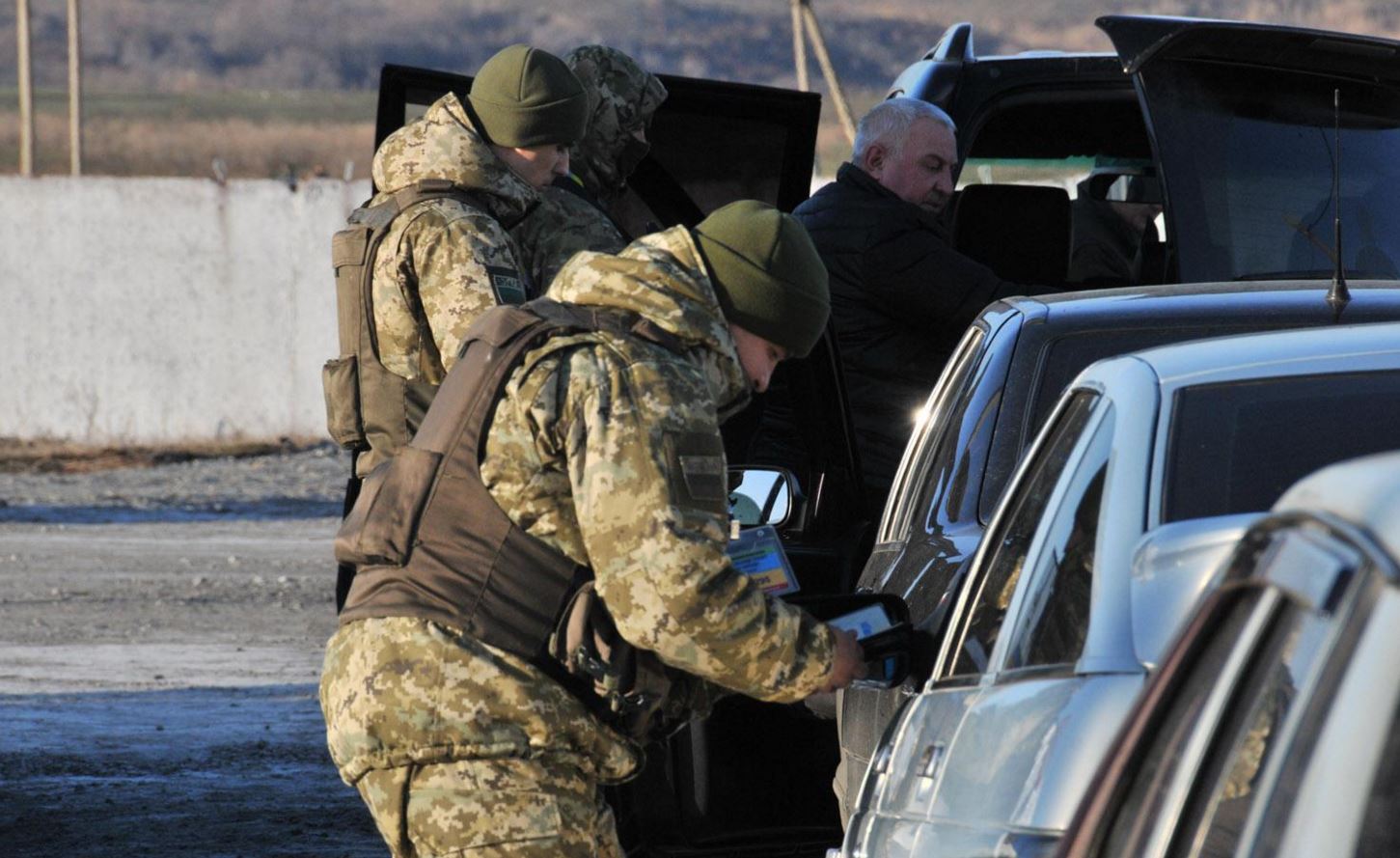 Закарпатские пограничники пропустили авто с 84 кг героина в Румынию - ЗНАЙ  ЮА