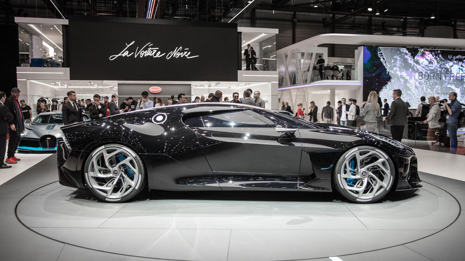 Bugatti La Voiture Noire стал самым дорогим современным автомобилем в мире  - ЗНАЙ ЮА