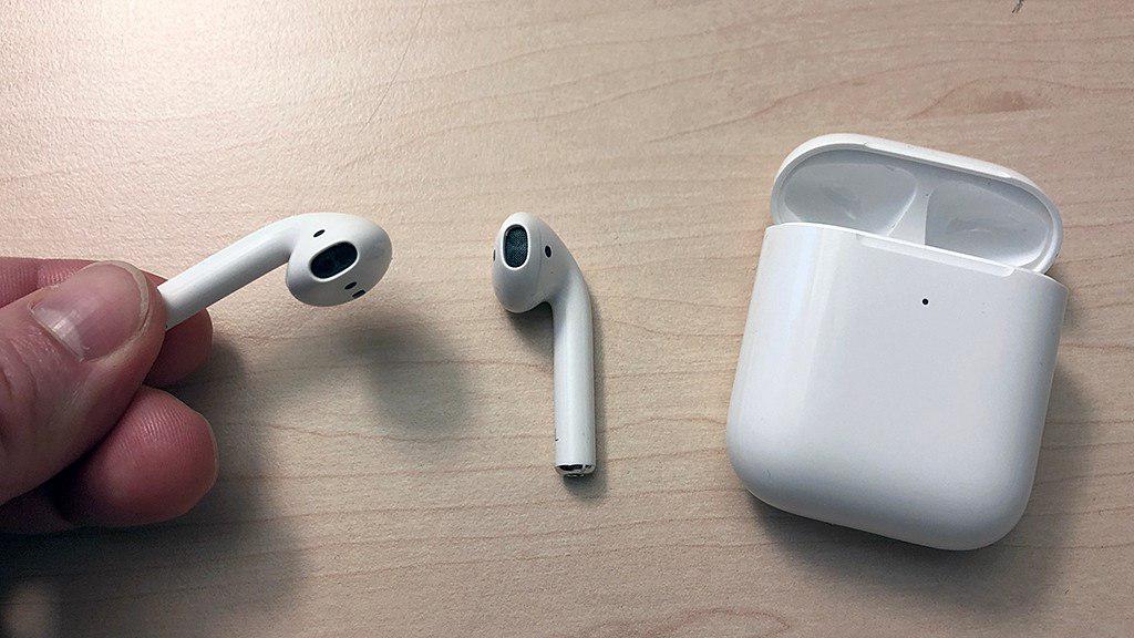 Airpods 2 оригинал. Аирподсы 2. AIRPODS 1. AIRPODS 2 аналог. Apple AIRPODS 2 Generation.