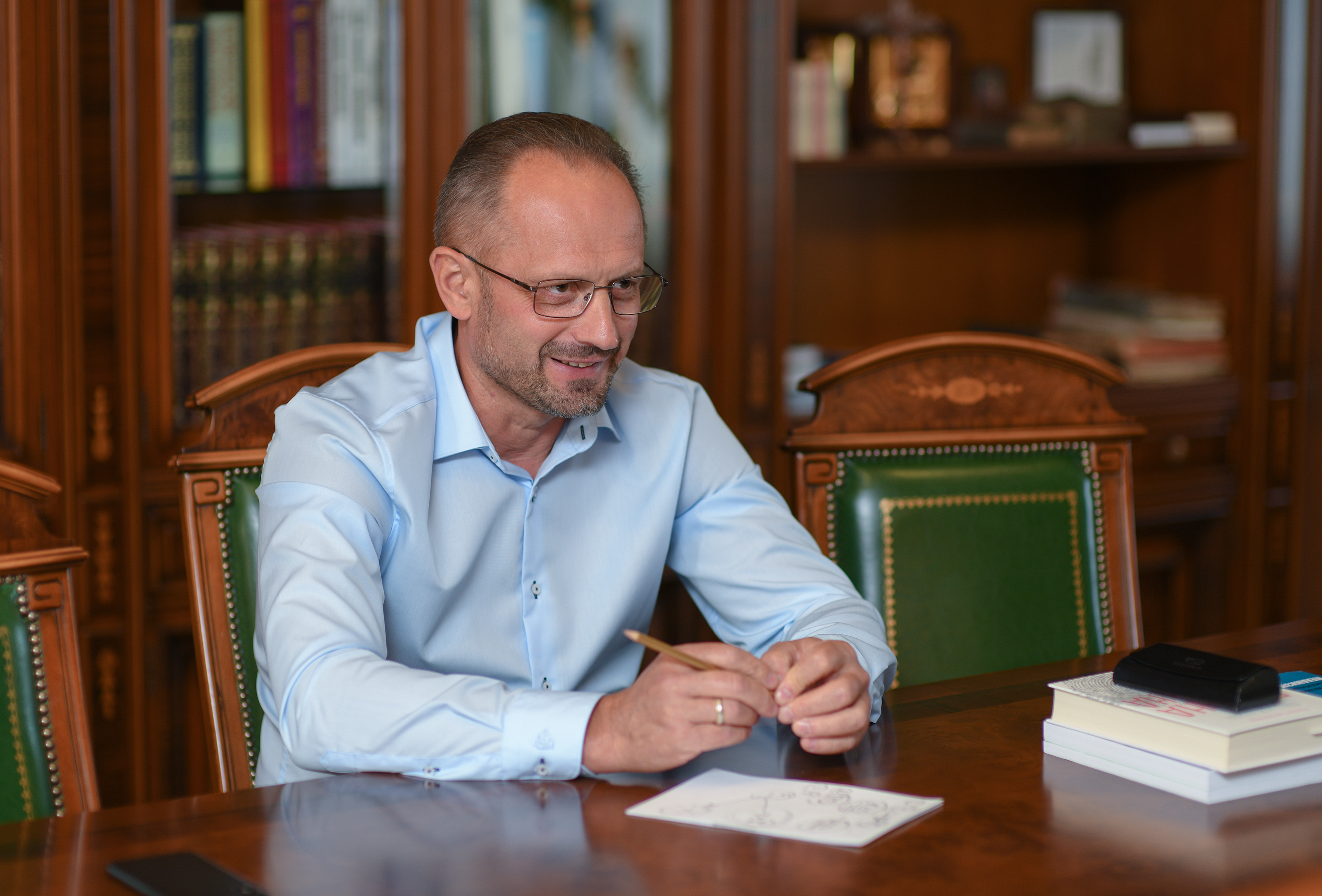 Роман Петрович Безсмертний: досьє, біографія, компромат, фото і відео ...