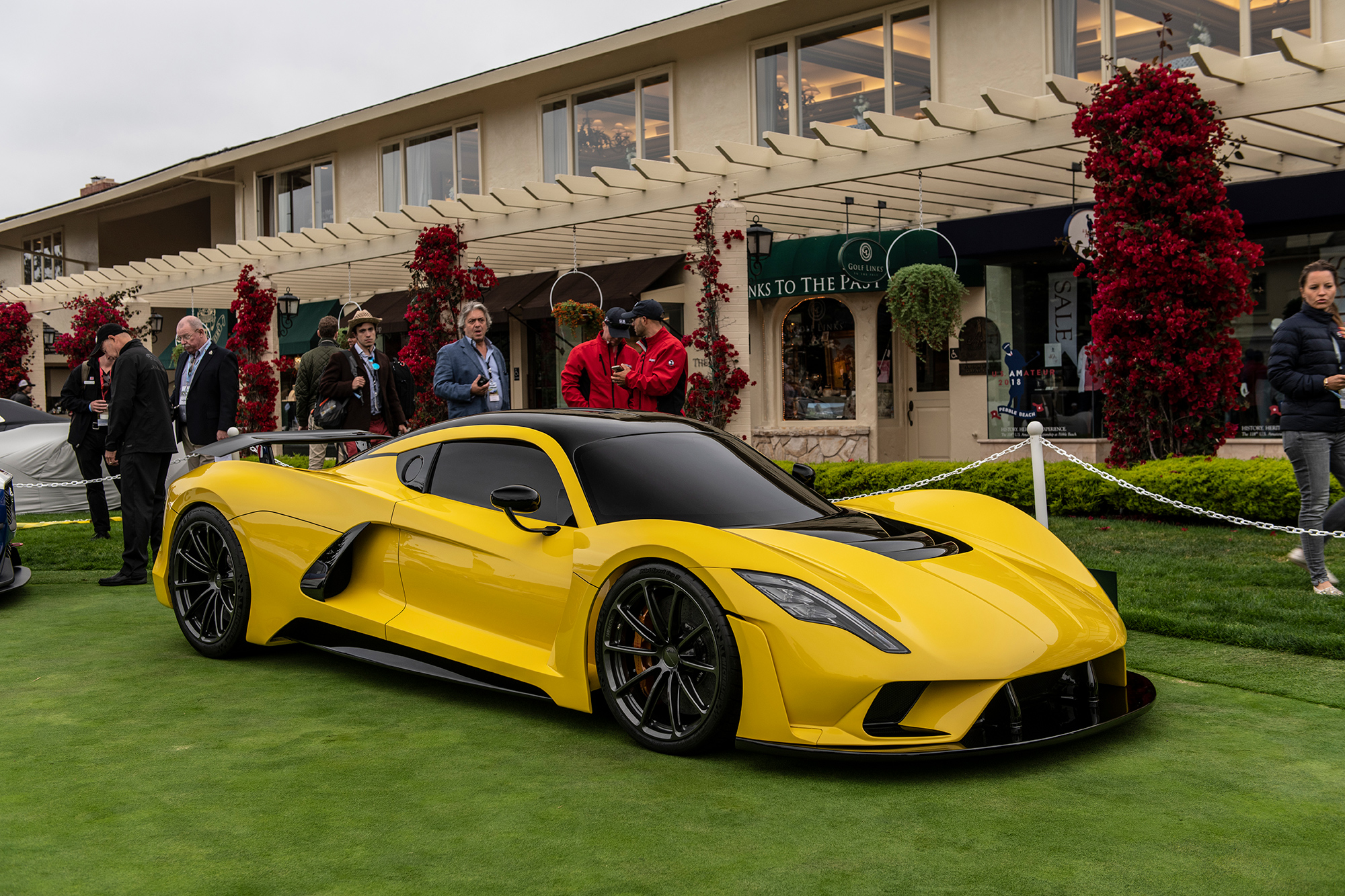 Самая быстрая 5. Машина Hennessey Venom f5. Гиперкар Hennessey Venom f5. Hennessey Venom f5 красная. Hennessey Venom f5 2018.