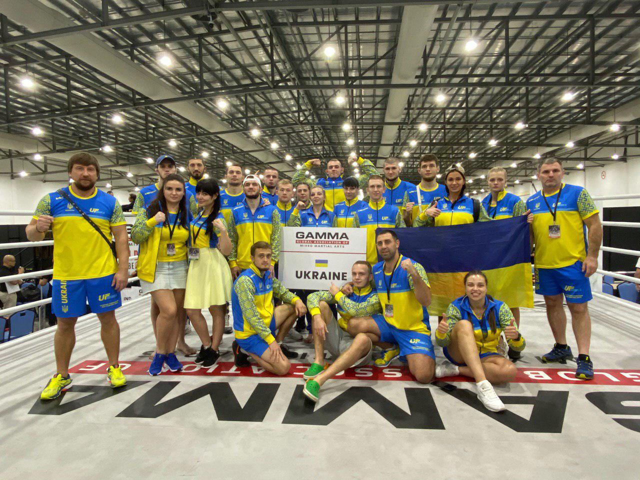 Украинская команда. Gamma MMA. Кроссовки сборной Украины фото 2017.