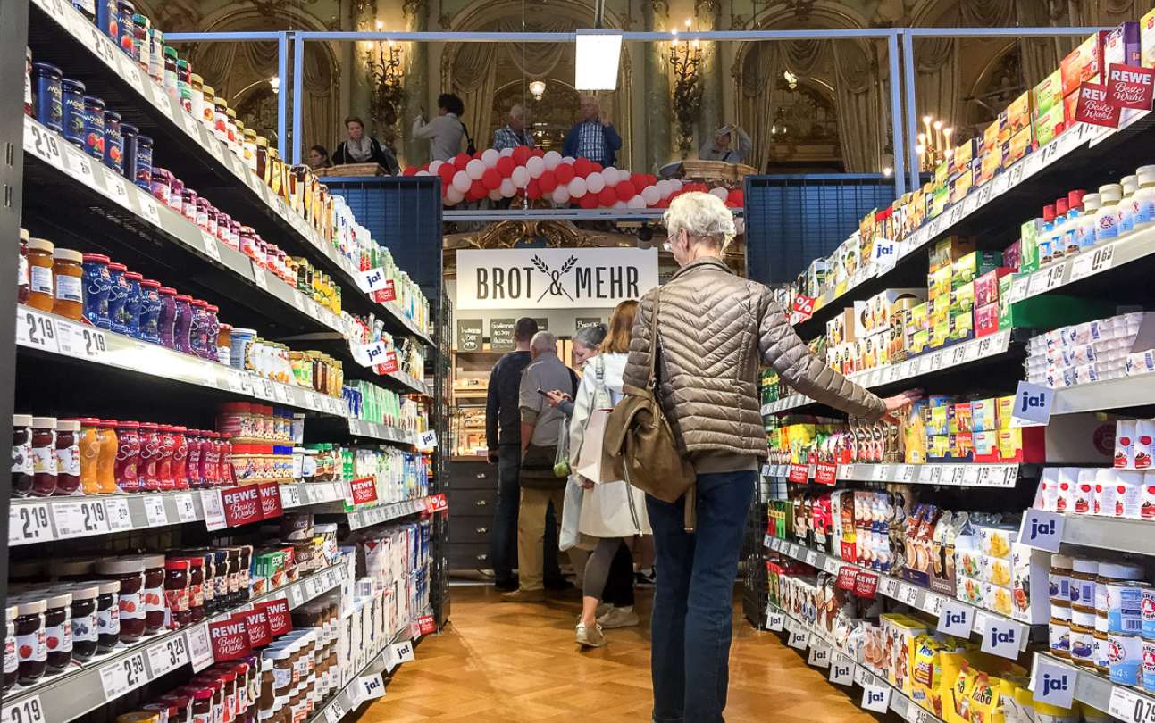 Germans shop. Супермаркет в Германии. Магазины в Германии. Немецкие продуктовые магазины. Продукты в Германии.