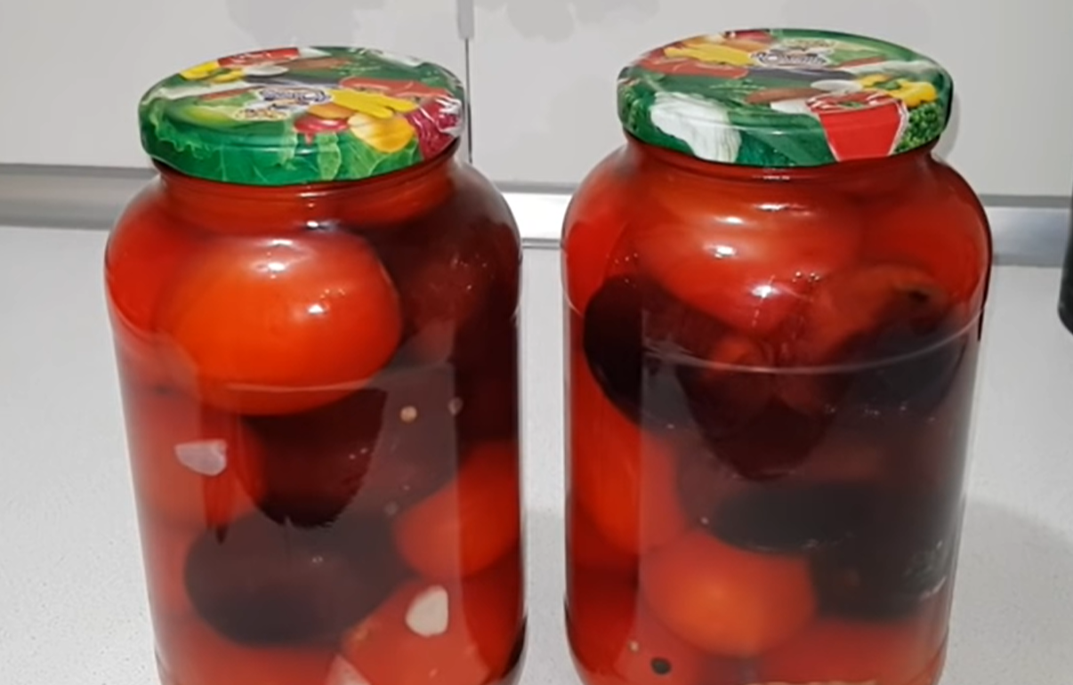 Ингредиенты для приготовления помидор со сливами