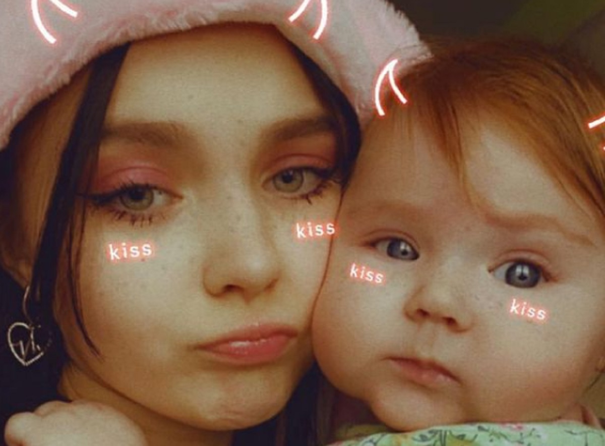 Девочка которая забеременела в 13. Девочка которая забеременела от своей лошади. Девочка которая забеременела в 13. Беременна в 13 от 10 лет. Девочка которая забеременела от своей лошади.