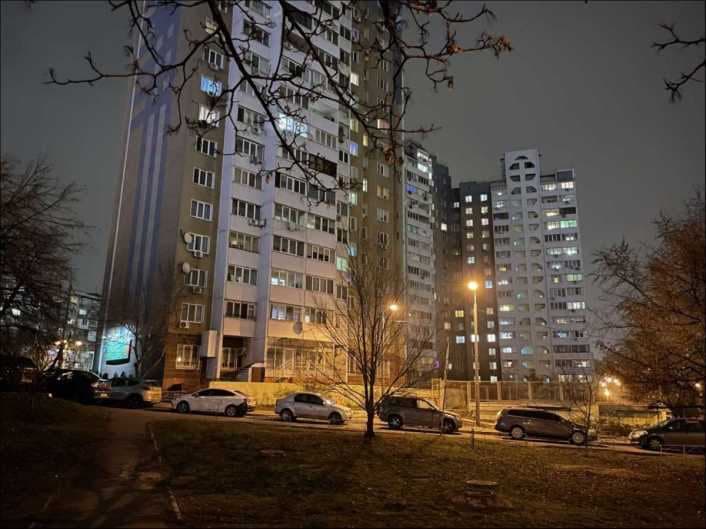 В Киеве девочка выпрыгнула из окна и погибла - ЗНАЙ ЮА