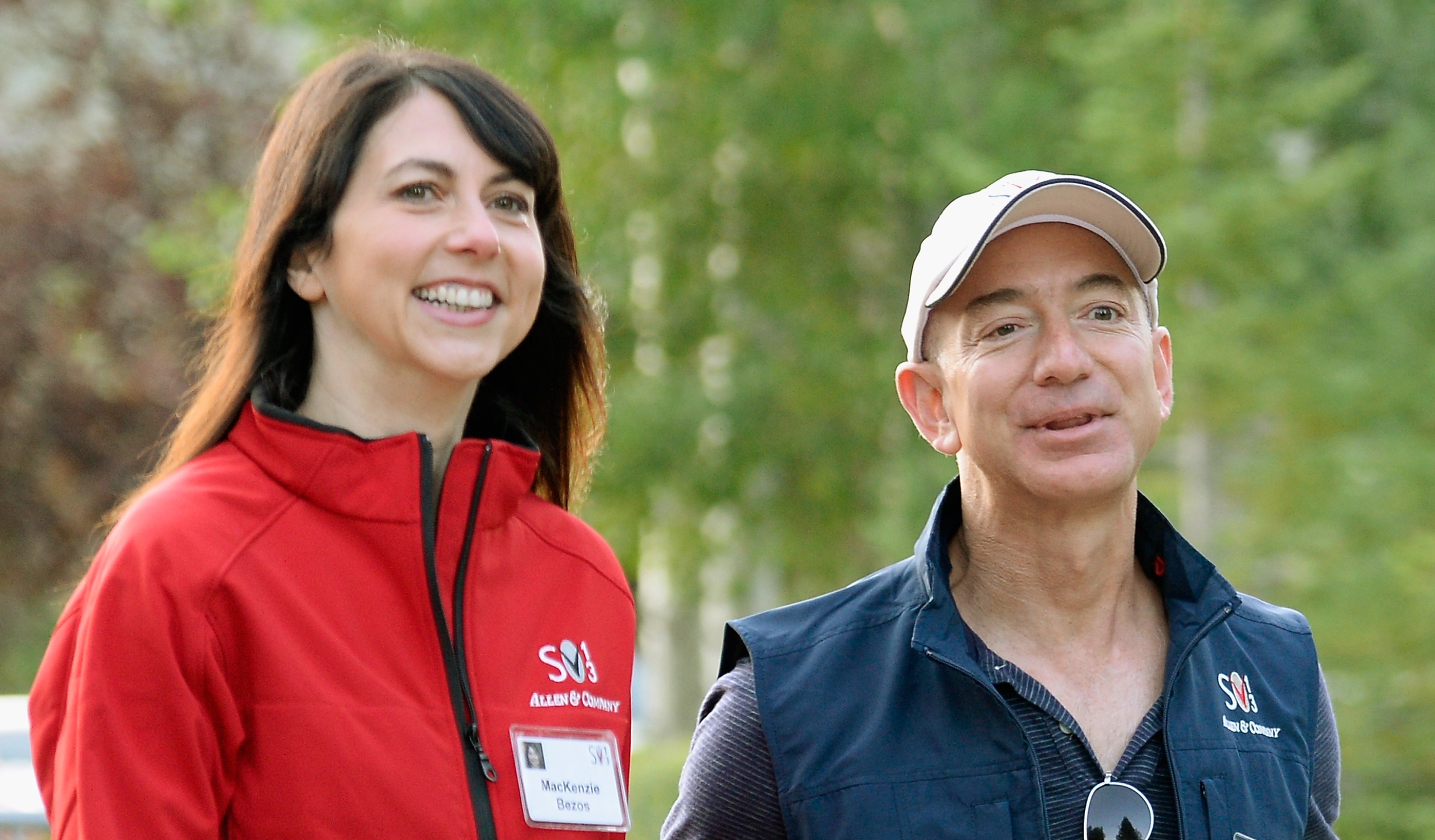 Безоса маккензи скотт. Безос амазон жена. Джефф безос жена. Маккензи безос 2021. Маккензи жена безоса.