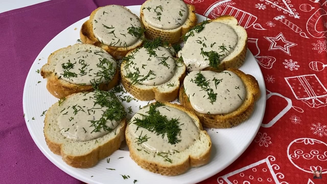 Для перекуса и праздничного стола: вкусная намазка на бутерброды из простых  продуктов - ЗНАЙ ЮА