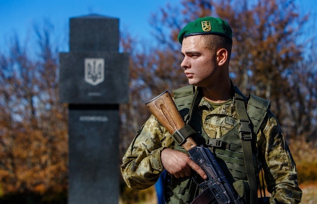 Пограничники украины. Форма украинских пограничников. Украинские пограничники. Погранслужба украины. Украинские пограничники.