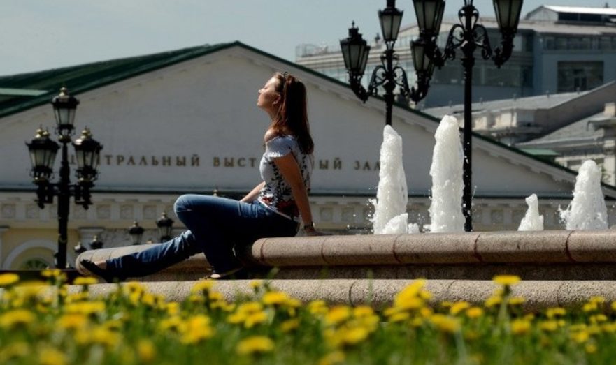 Тепло всем москва. Тепло в Москве. Москва тепло май. Тепло Москва фото.