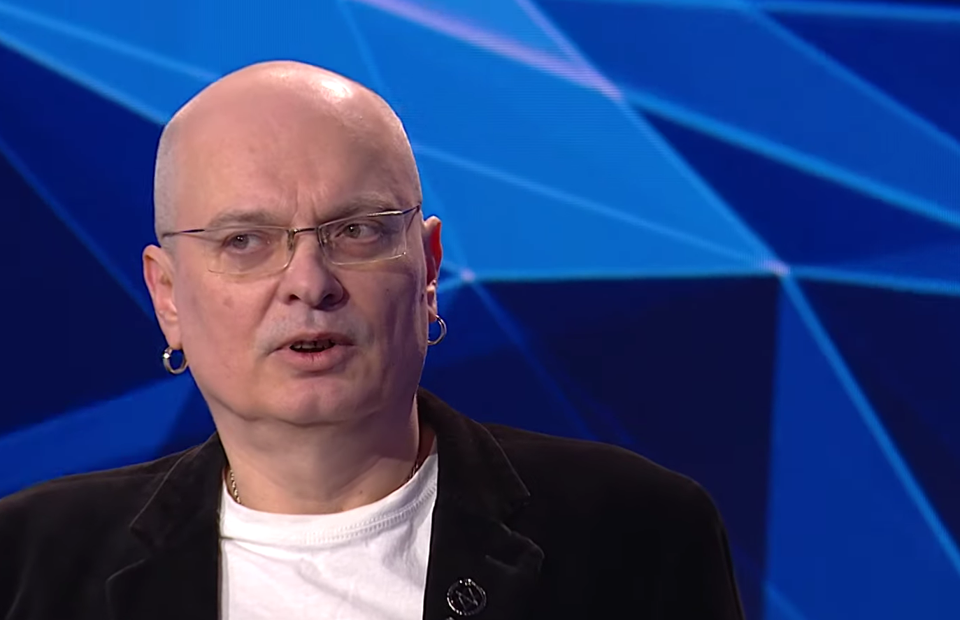 «Ты включаешь телевизор и видишь президента без маски»: медиаэксперт ...