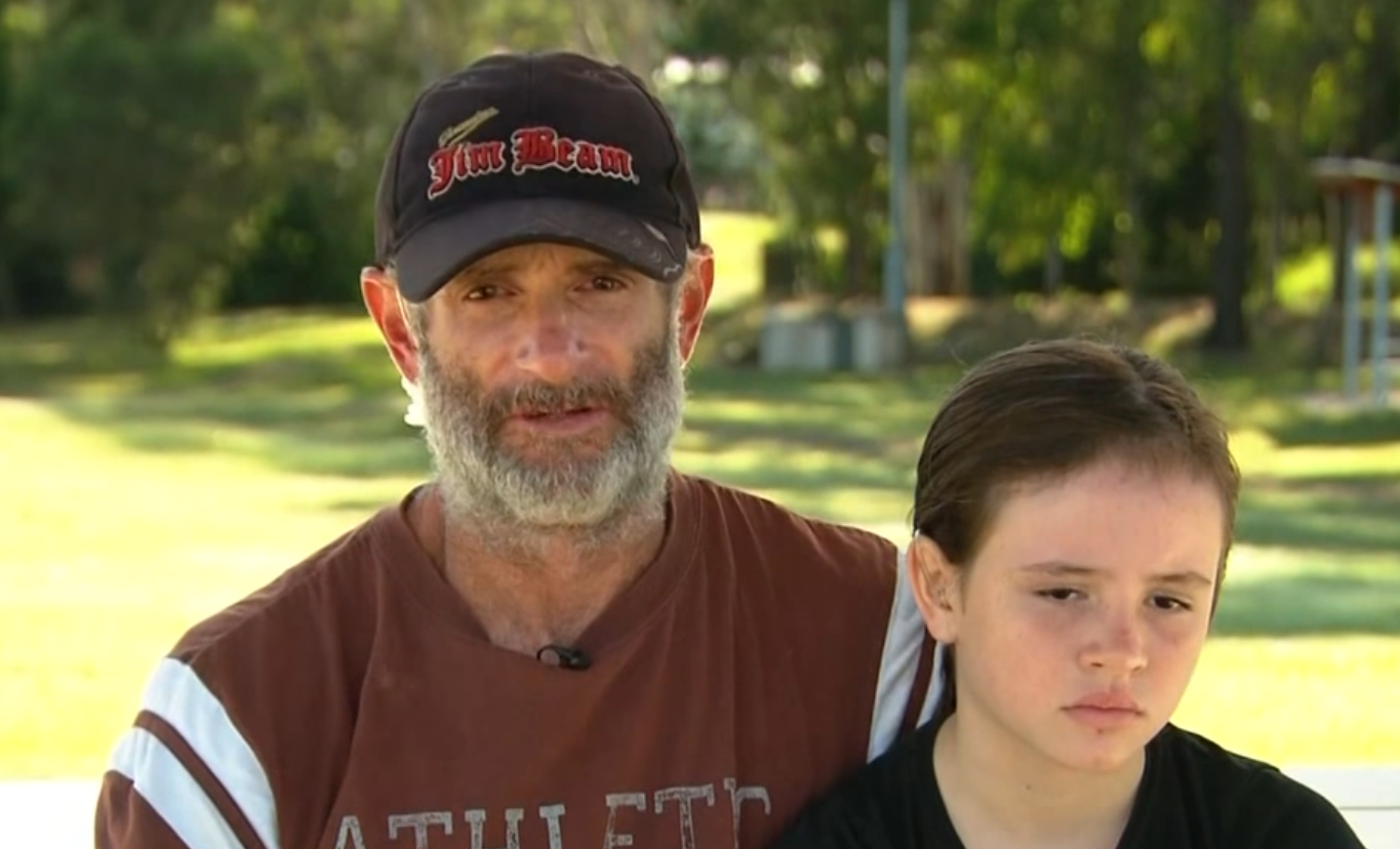 Отец и 9летняя дочь провели 36 часов в ловушке наводнения