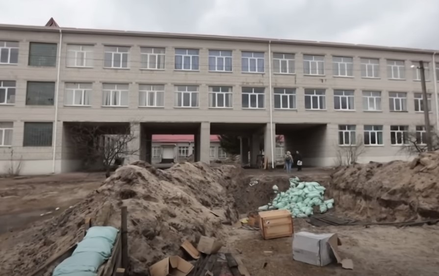 "Винен був, воював, жалкую": в Катюжанці після окупації знайшли таємні записи росіян, злили всі плани путіна на Україну