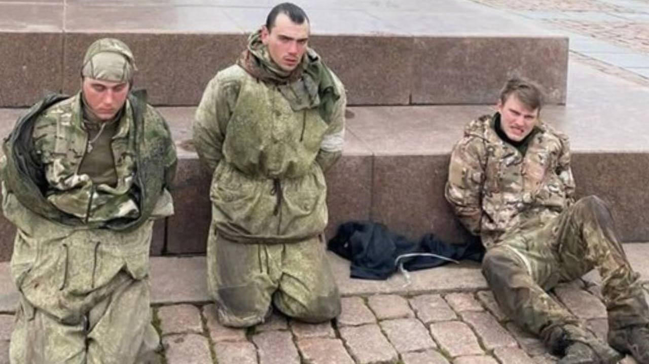 Как узнать в плену или нет. Русский десантник в плену. пленные российские солдаты.