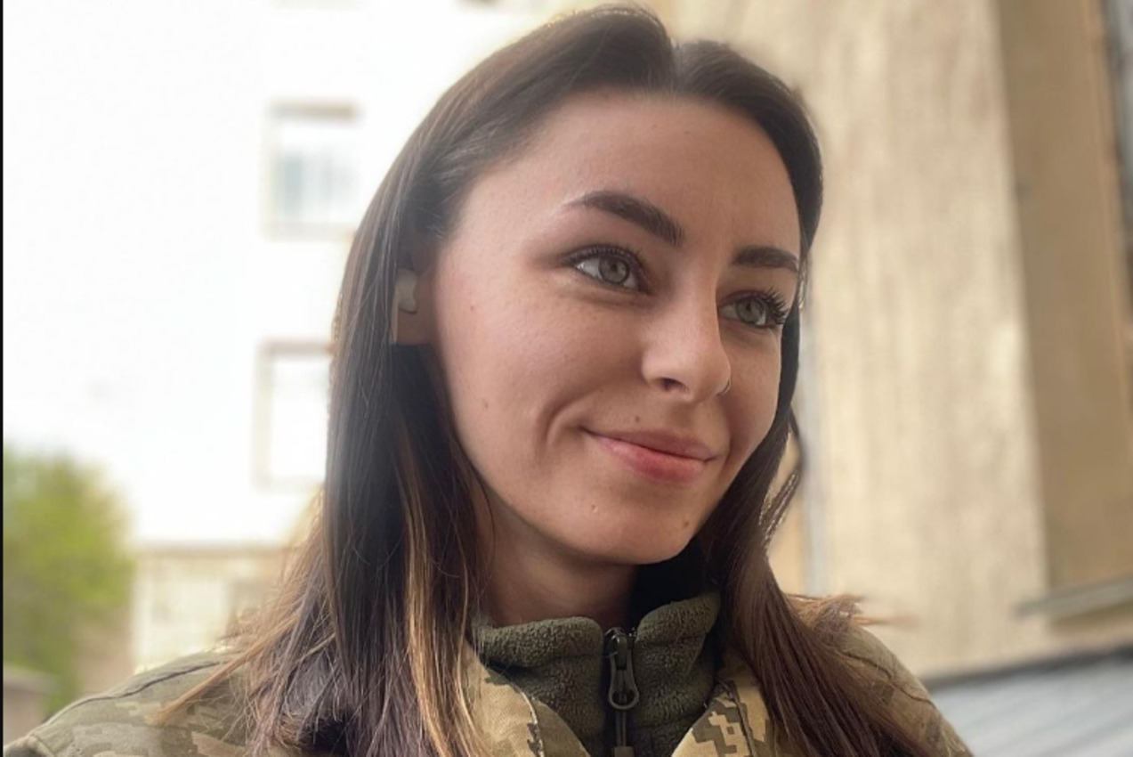Парамедик Ластівка риє окоп на двох із чоловіком і стала "своєю" для ...