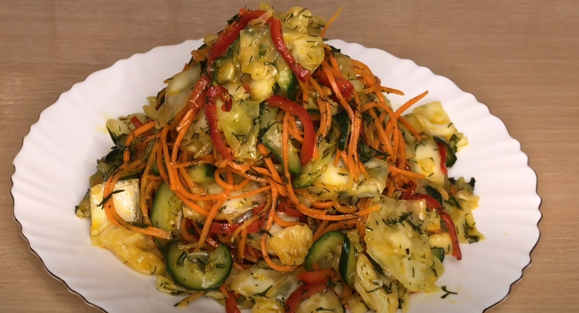 Капустный салат с перцем и морковью