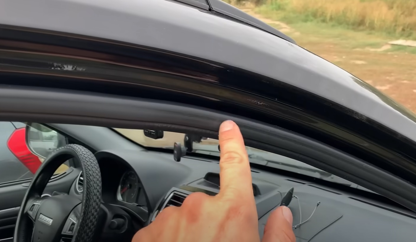 Почему запотевают стекла в машине?