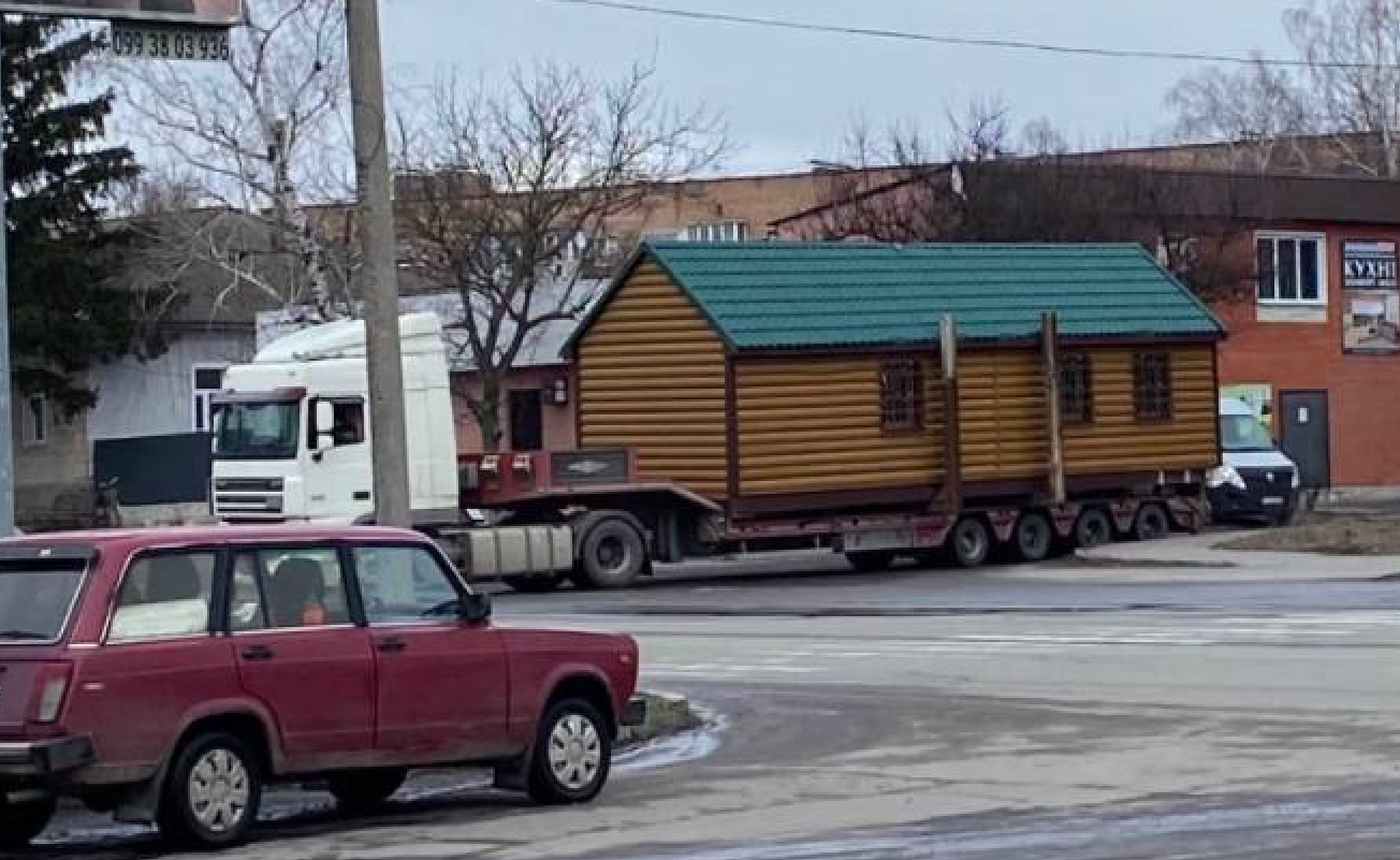 Молитва там, где удобно: под Полтавой заметили 