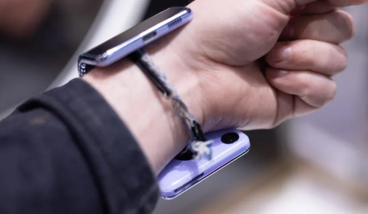 Красиво и элегантно: Samsung презентовала смартфон, который становится ...