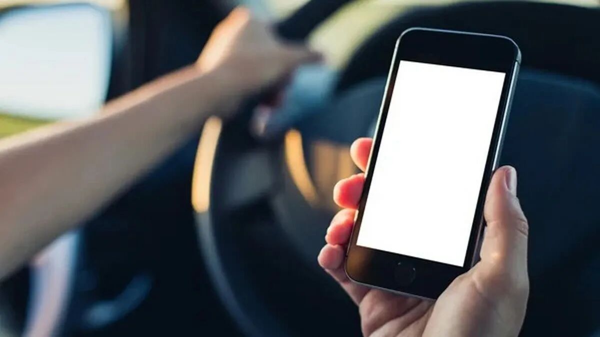 Топ-5 бюджетних смартфонів: від Motorola до iPhone 13